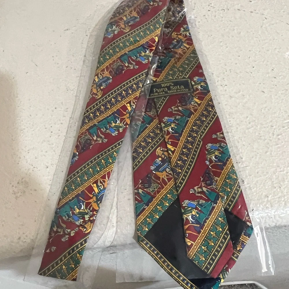 100% Pure Silk Made In Italy Equestrian‎ Knight ALL OVER Print Silk Tie Red Gold